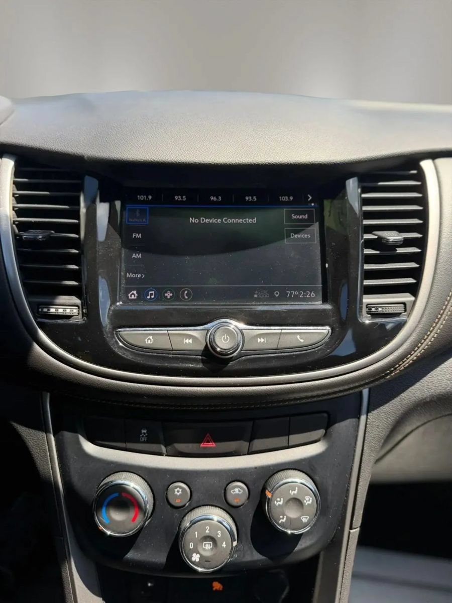 Used 2020 Chevrolet Trax LS FWD image 14
