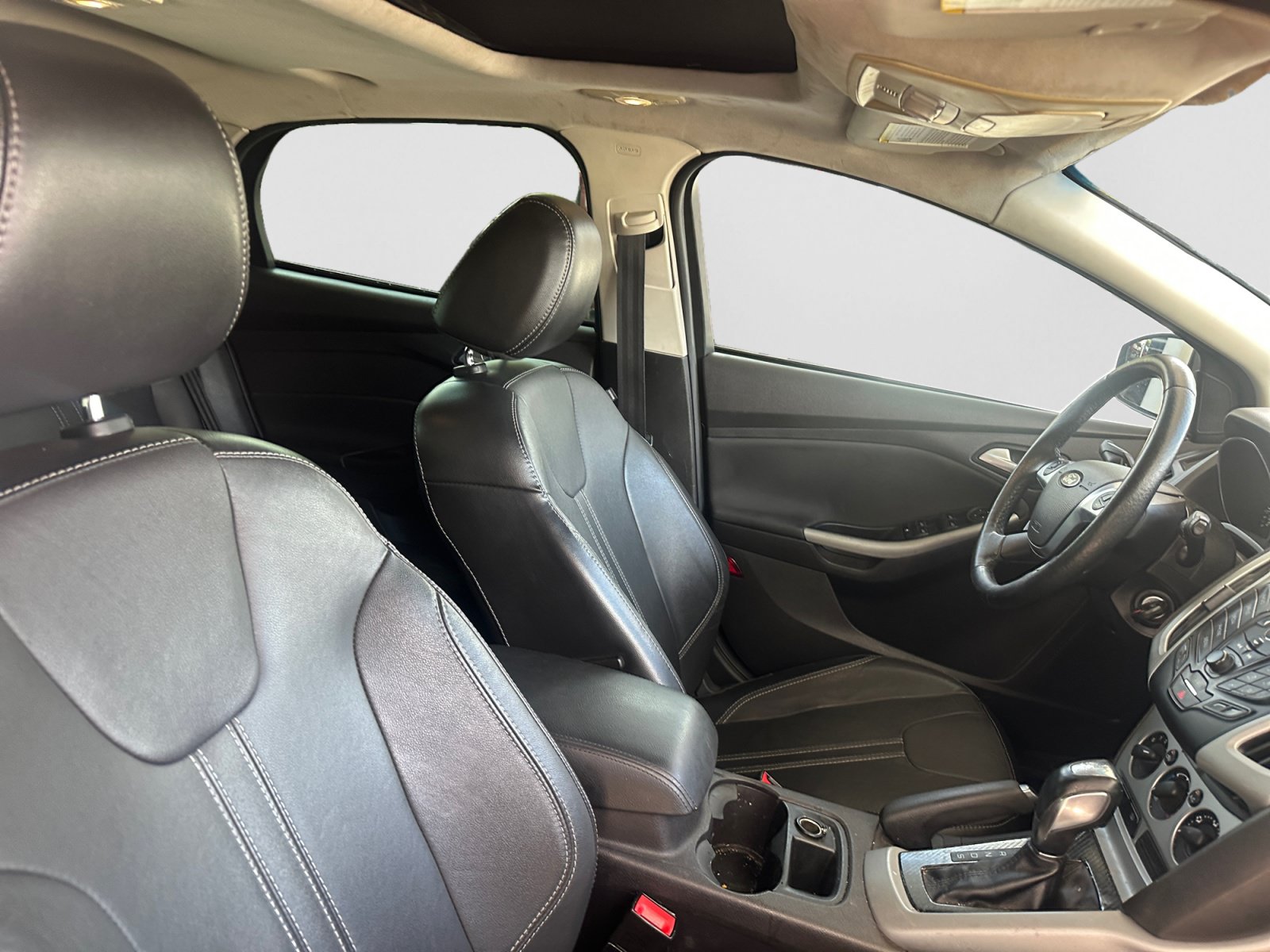 Used 2014 Ford Focus SE w/ Equipment Group 201A FWD image 16