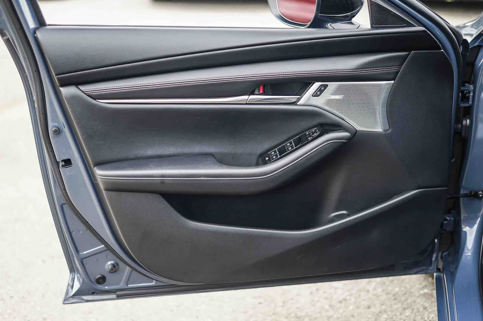 Used 2021 MAZDA MAZDA3 Hatchback w/Premium Plus Pkg image 22