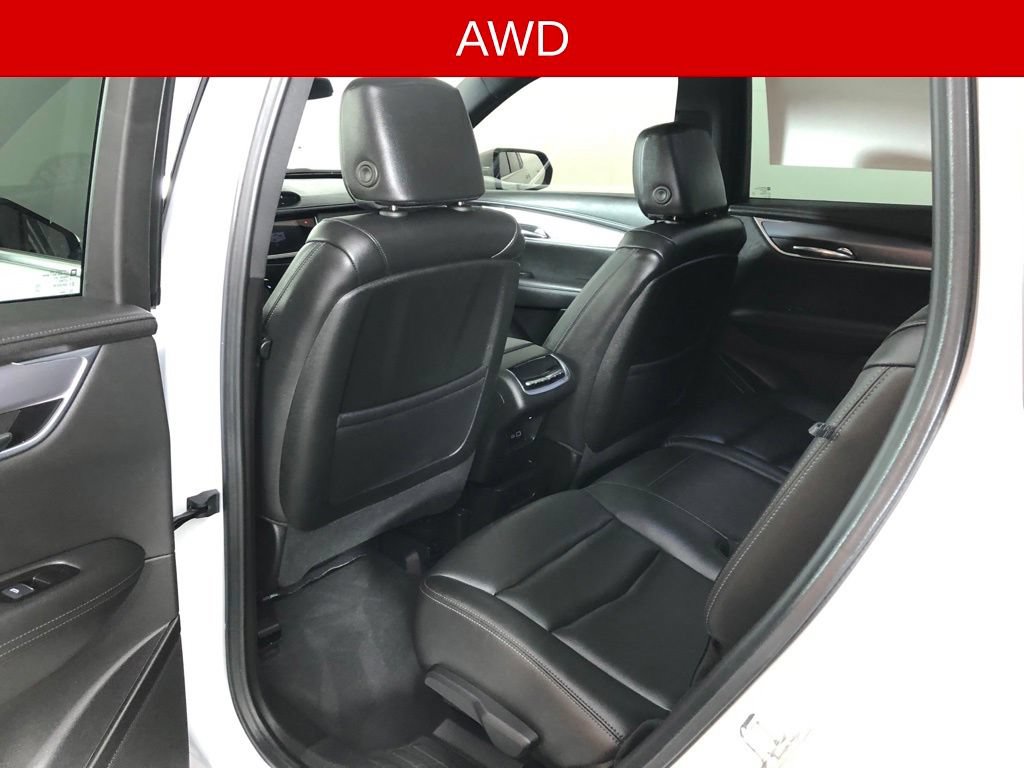 Used 2025 Cadillac XT6 Luxury AWD/4WD image 12