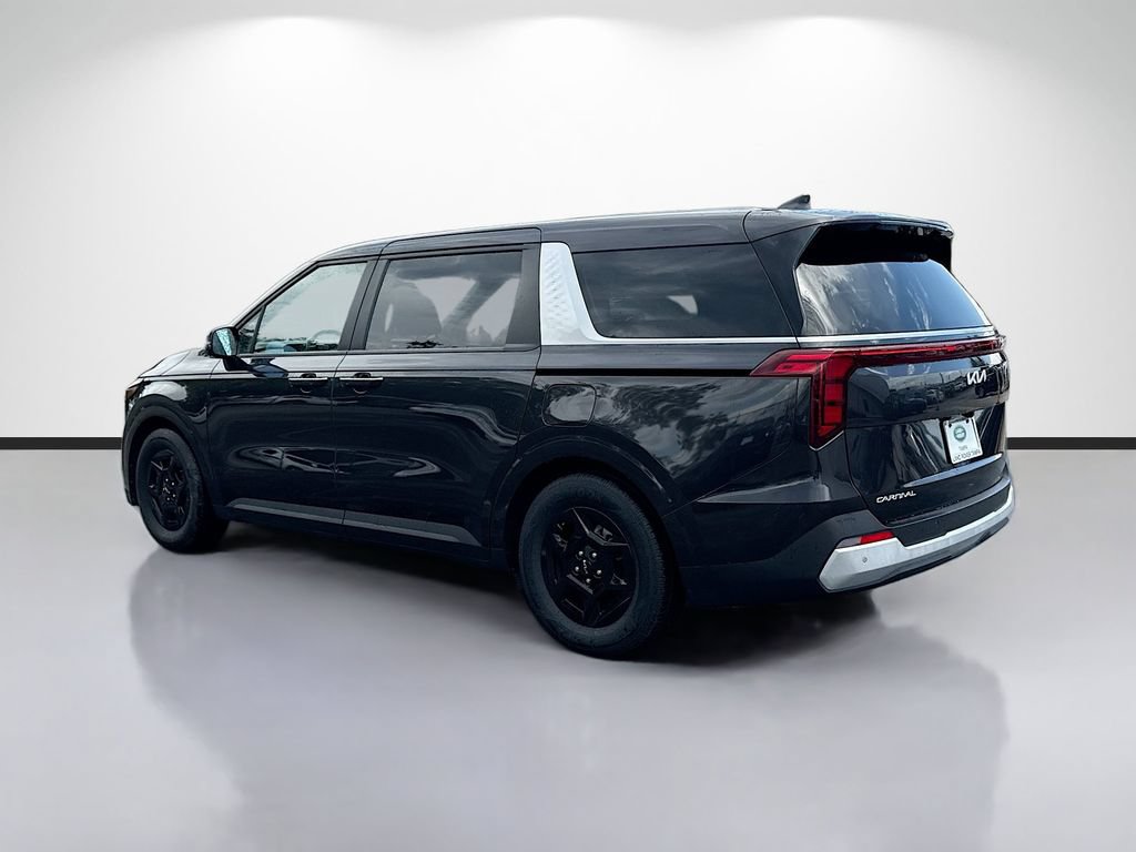 Certified 2025 Kia Carnival FWD image 3