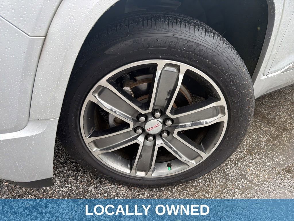 Used 2017 GMC Acadia Denali w/ Technology Package AWD/4WD image 3