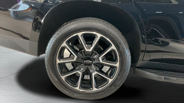 Used 2022 Chevrolet Tahoe RST w/ Luxury Package AWD/4WD image 22