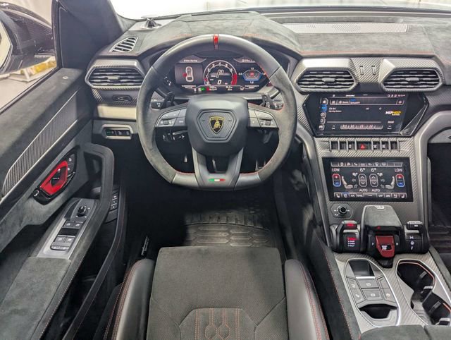 Used 2023 Lamborghini Urus Performante image 7
