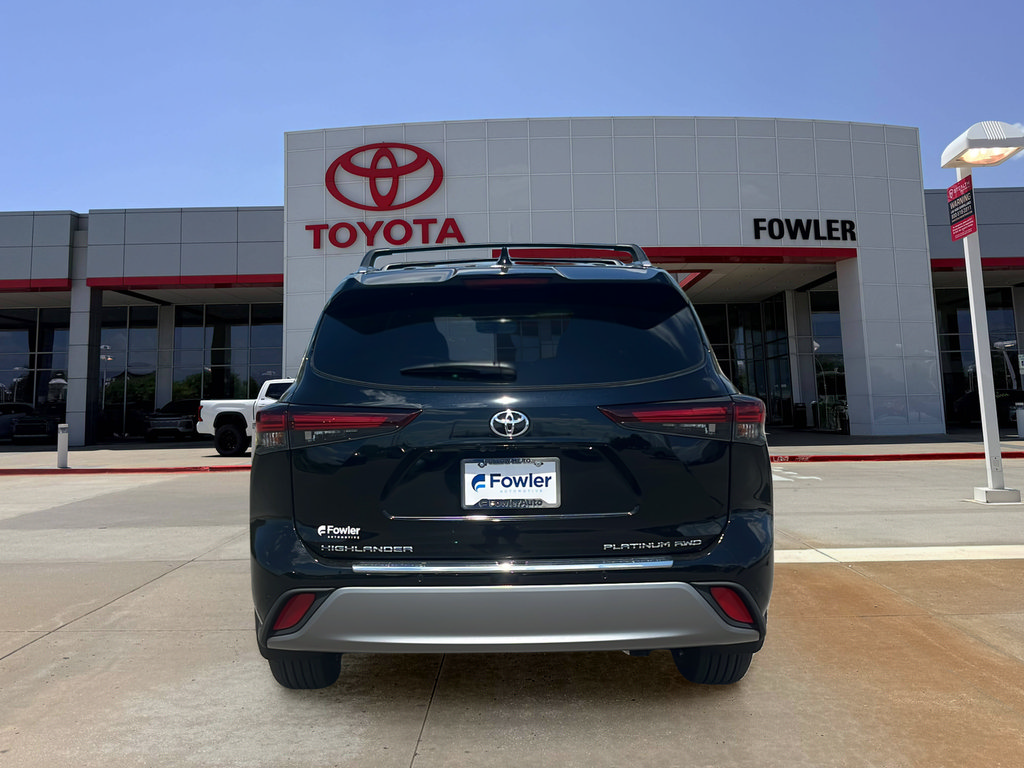 New 2026 Toyota Highlander Platinum AWD/4WD image 5