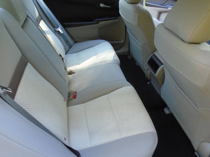 Used 2014 Toyota Camry FWD image 19