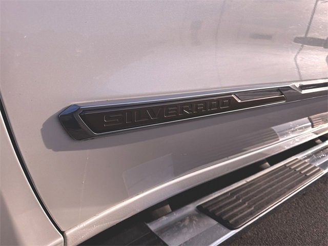 Used 2019 Chevrolet Silverado 1500 High Country w/ Technology Package image 32