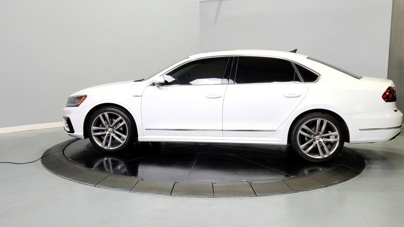 Used 2019 Volkswagen Passat 2.0T SE R-Line image 4