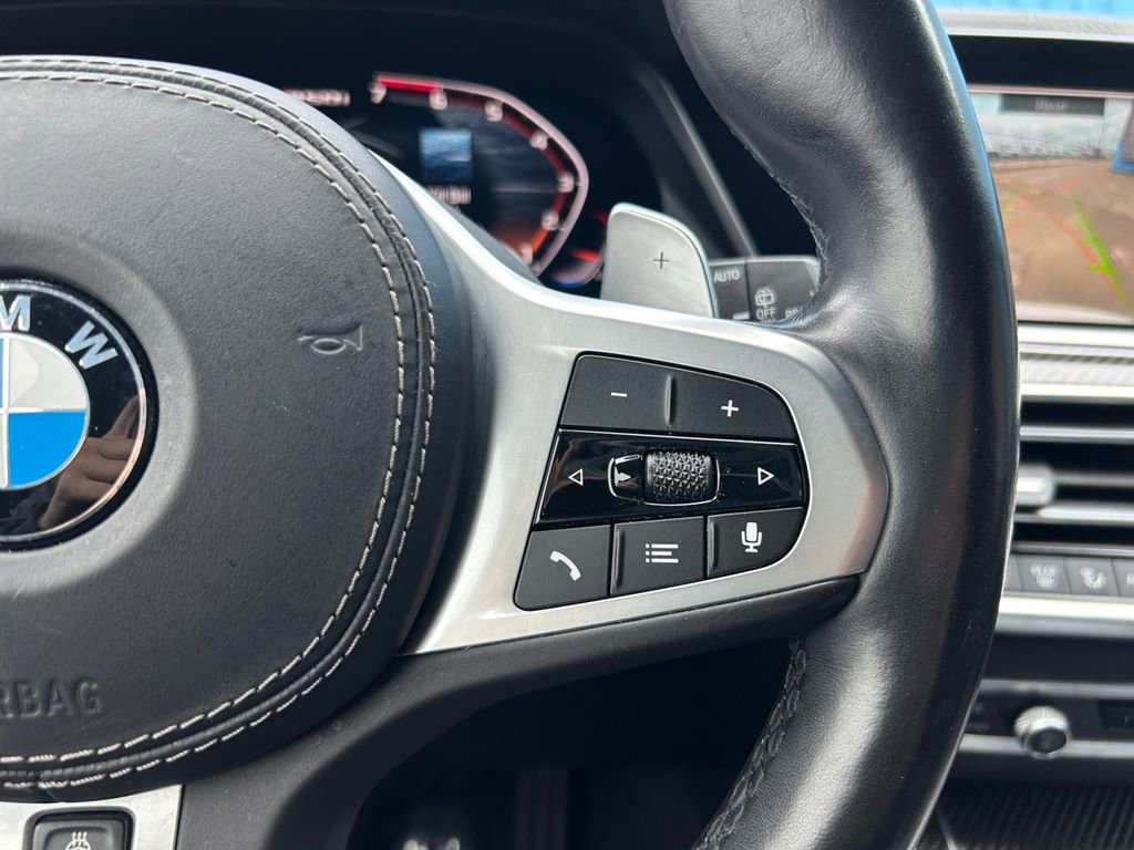 Used 2022 BMW X5 M50i w/ Premium Package image 18