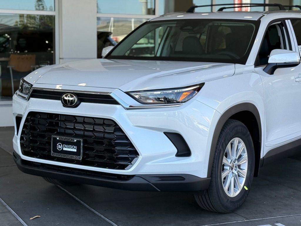 New 2026 Toyota Grand Highlander XLE image 2