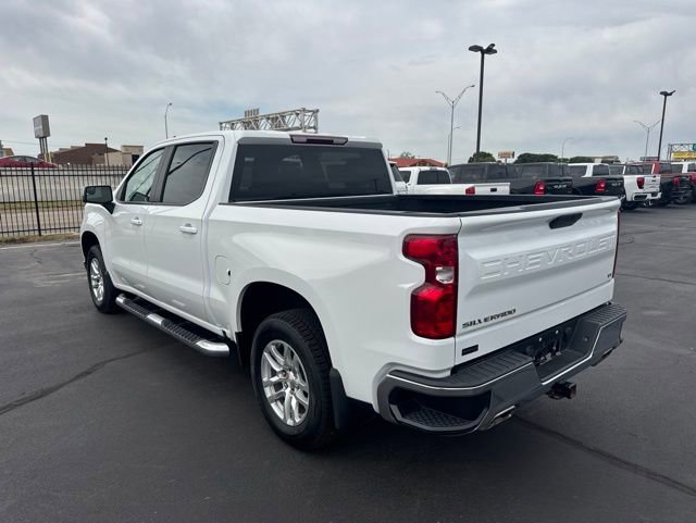 Used 2022 Chevrolet Silverado 1500 LT AWD/4WD image 5