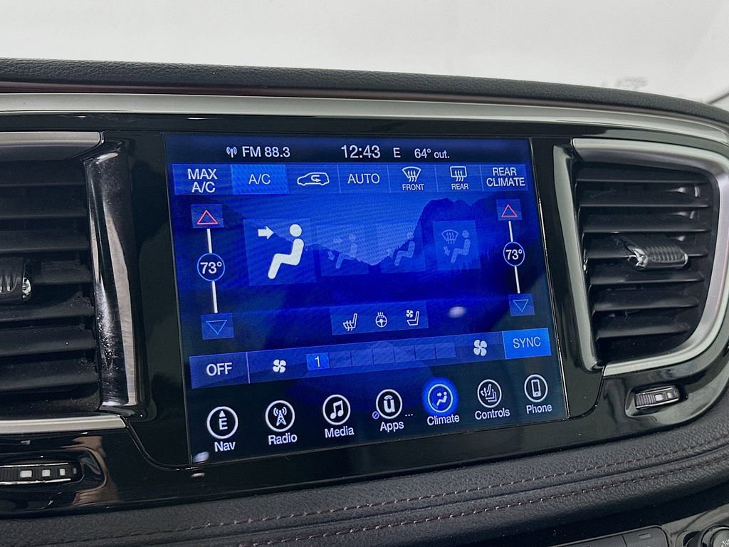 Used 2017 Chrysler Pacifica Limited w/ UConnect Theater Package FWD image 14