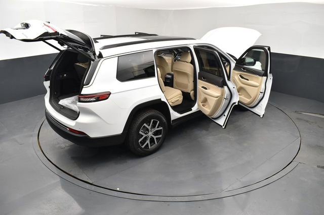 New 2025 Jeep Grand Cherokee L Limited w/ Trailer Tow Package image 30