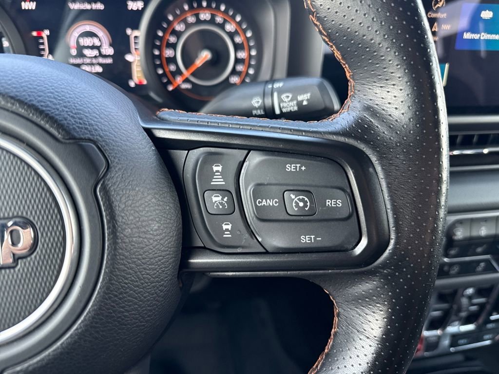 Used 2024 Jeep Gladiator Mojave w/ Technology Group AWD/4WD image 17