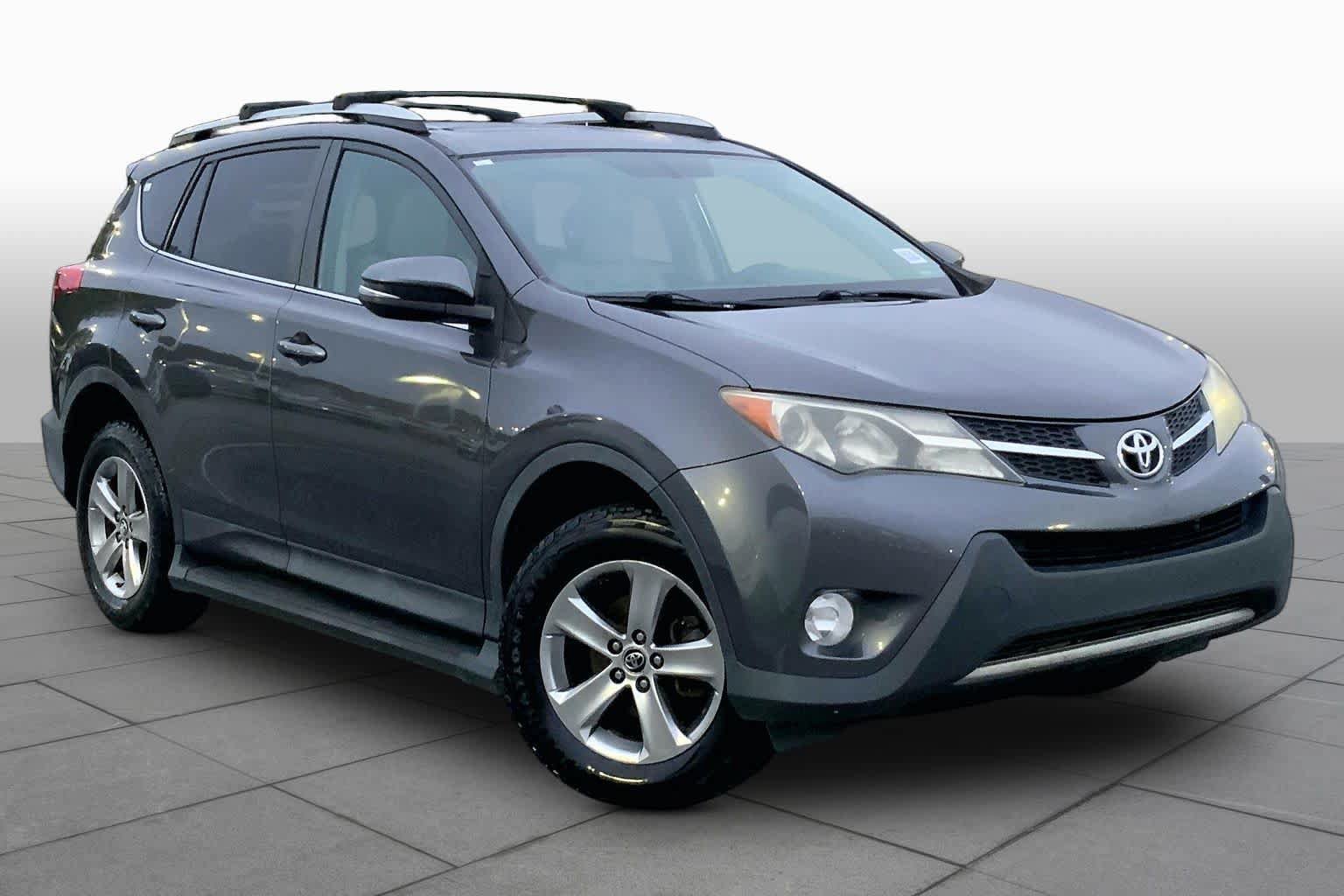 Used 2015 Toyota RAV4 XLE AWD/4WD image 2