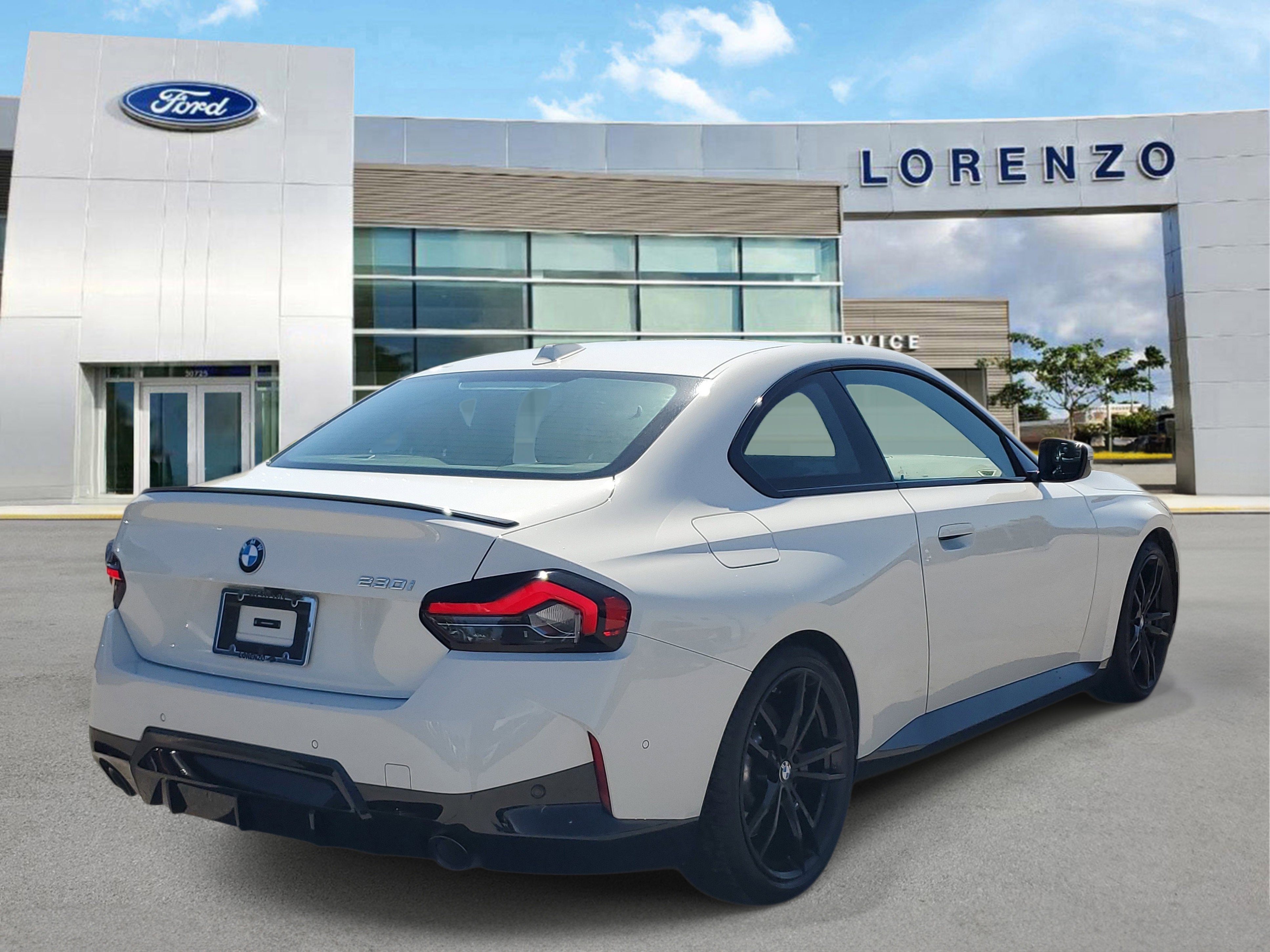 Used 2024 BMW 230i Coupe w/ Premium Package RWD image 3