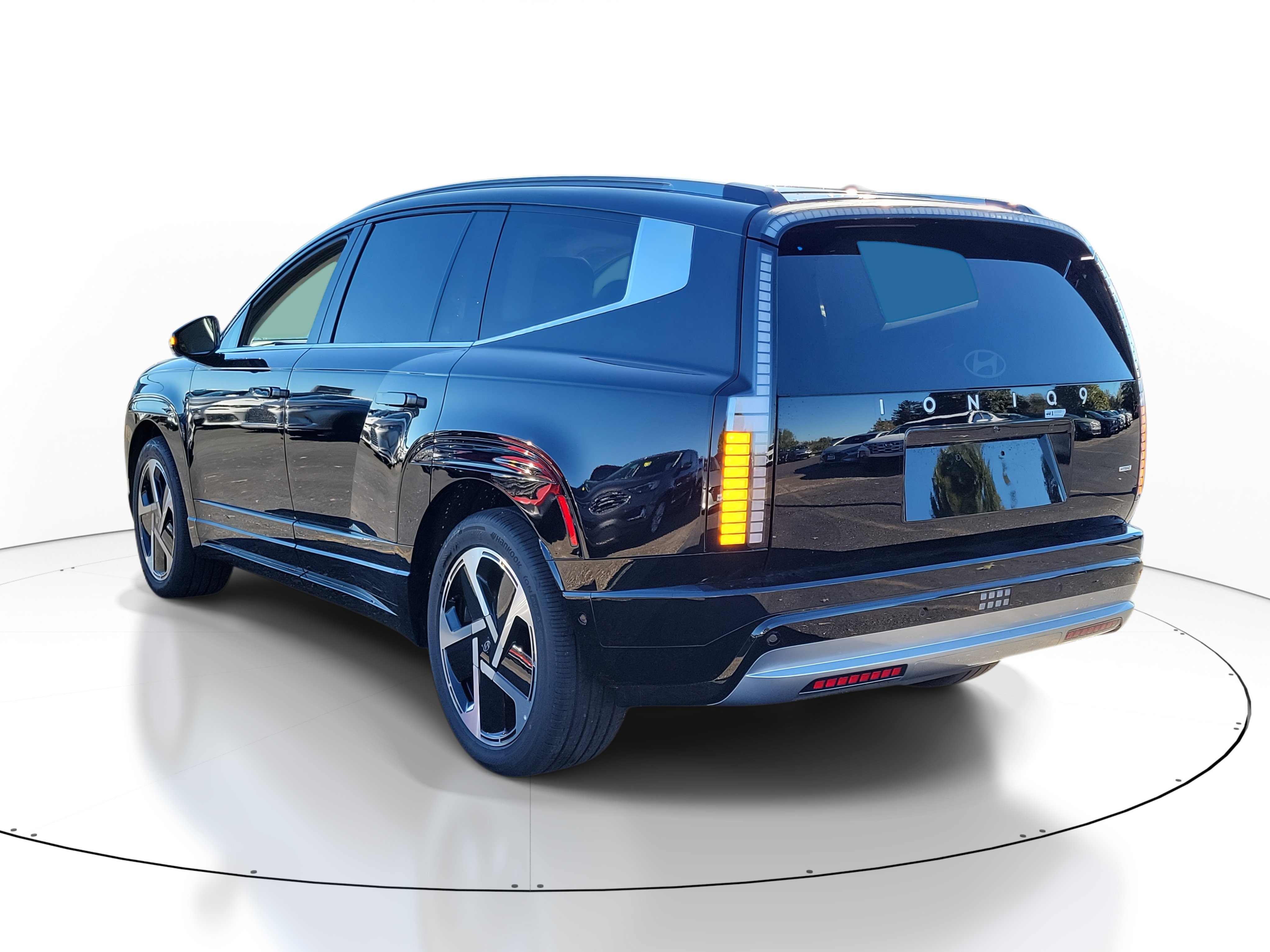 New 2026 Hyundai Ioniq 9 Limited image 3