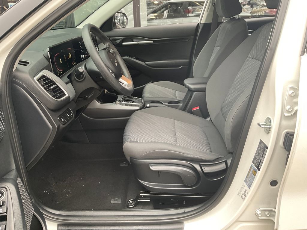 Used 2024 Kia Seltos LX image 7