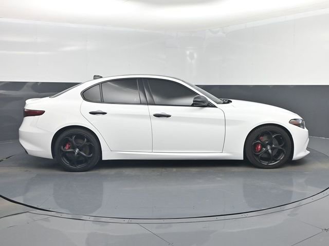Used 2021 Alfa Romeo Giulia Ti Sport image 39