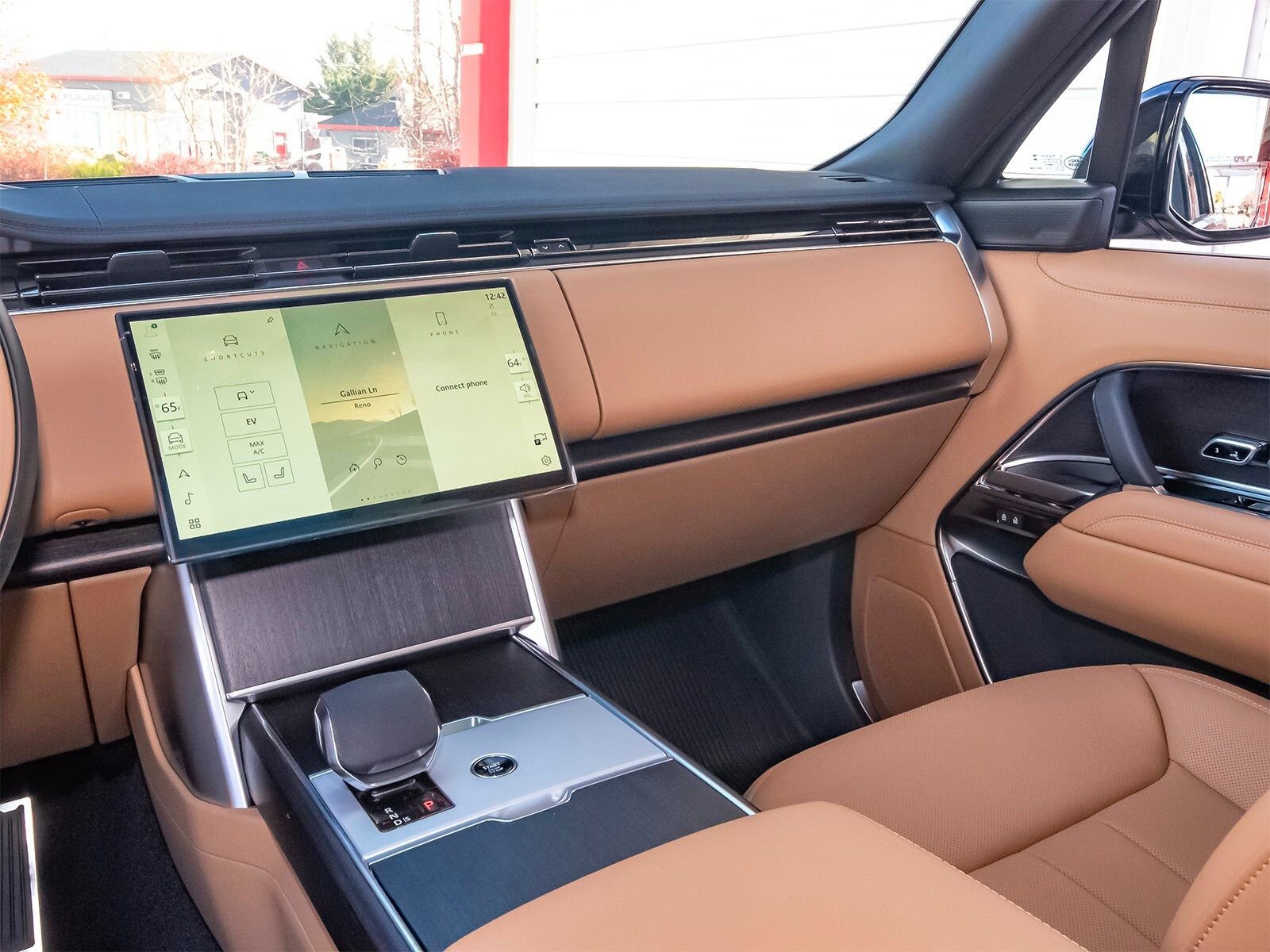 New 2025 Land Rover Range Rover SE image 25