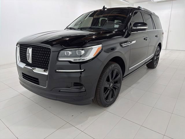 Used 2022 Lincoln Navigator Reserve AWD/4WD image 1