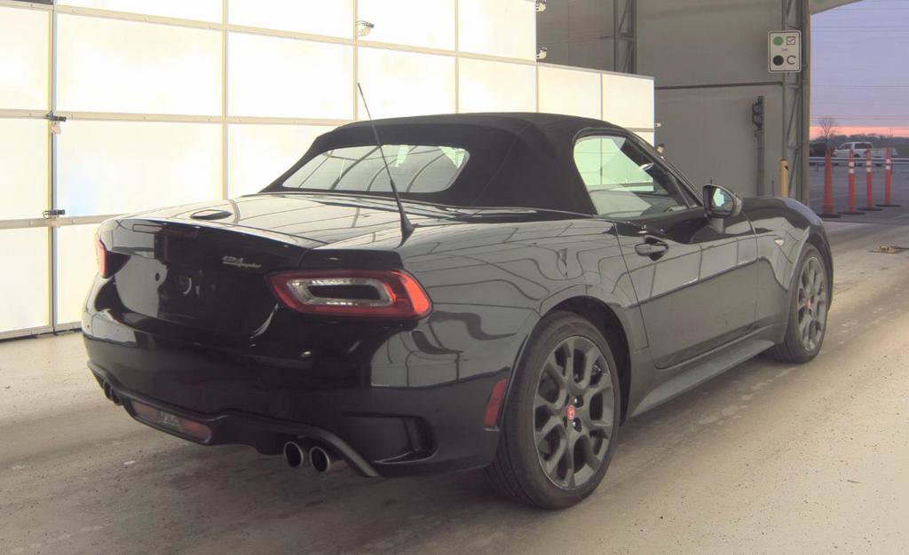 Used 2017 FIAT 124 Spider Abarth image 9