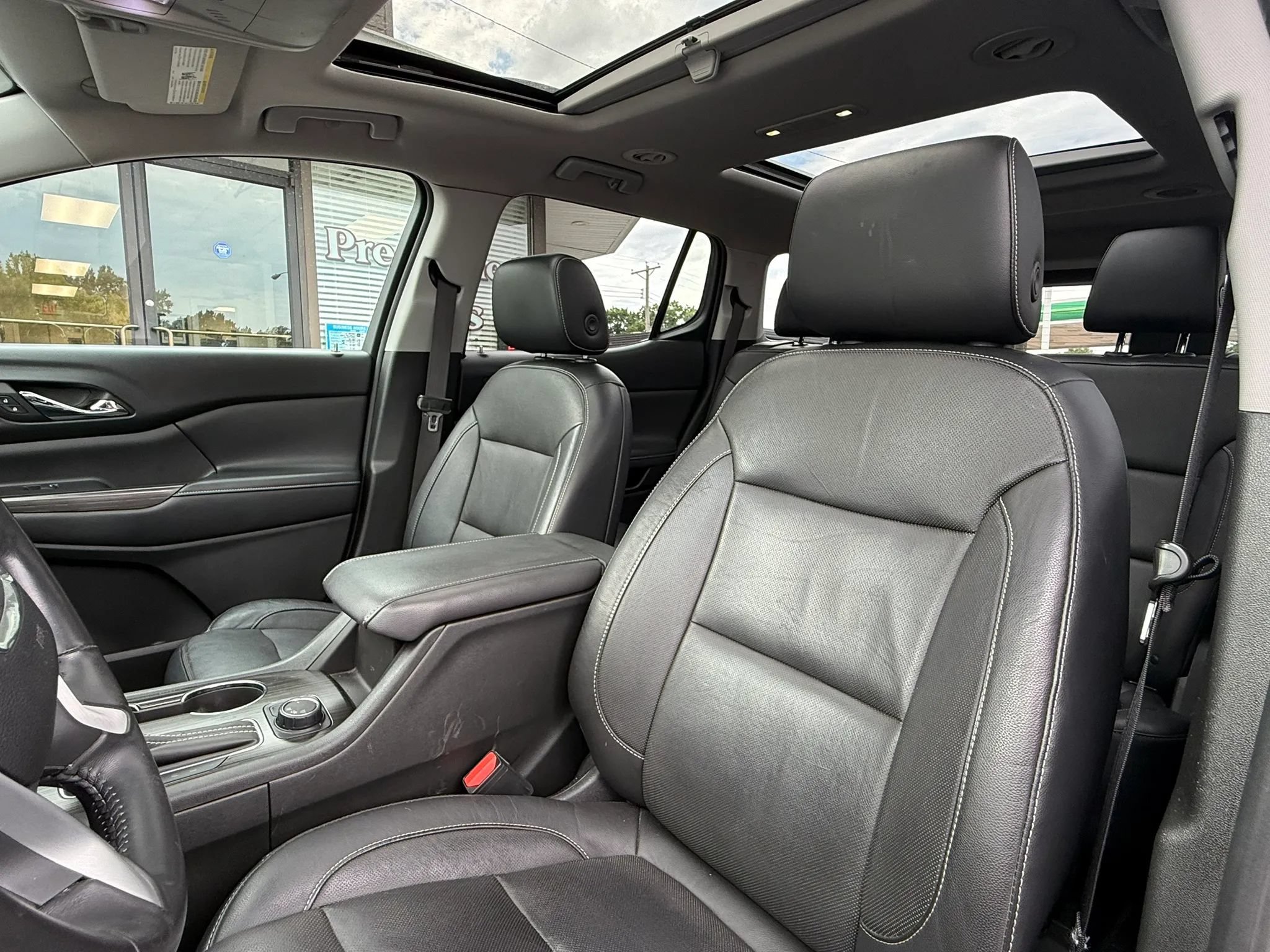 Used 2017 GMC Acadia SLT FWD image 13