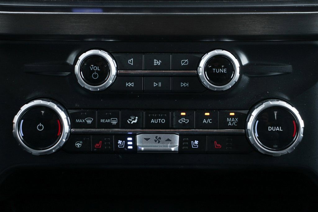 Used 2023 Ford F250 Lariat w/ Black Appearance Package image 32