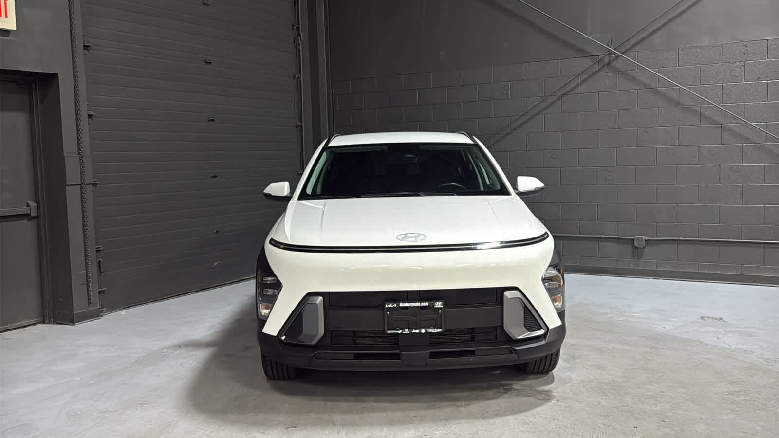 Used 2024 Hyundai Kona SEL AWD/4WD image 2