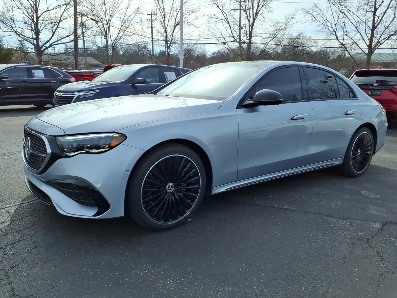 Used 2024 Mercedes-Benz E 350 4MATIC Sedan image 3
