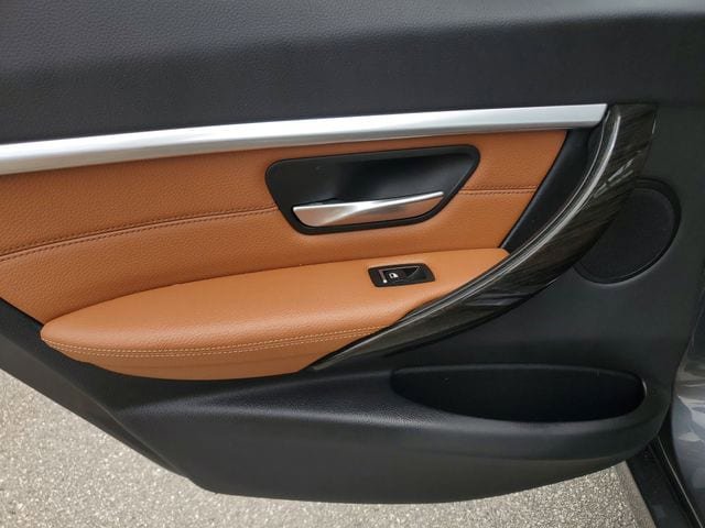 Used 2017 BMW 330i Sedan RWD image 13