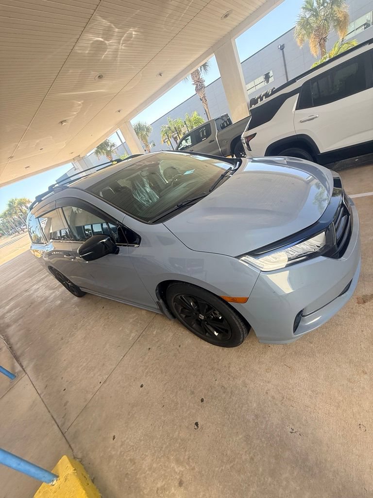 Used 2023 Honda Odyssey Sport image 1