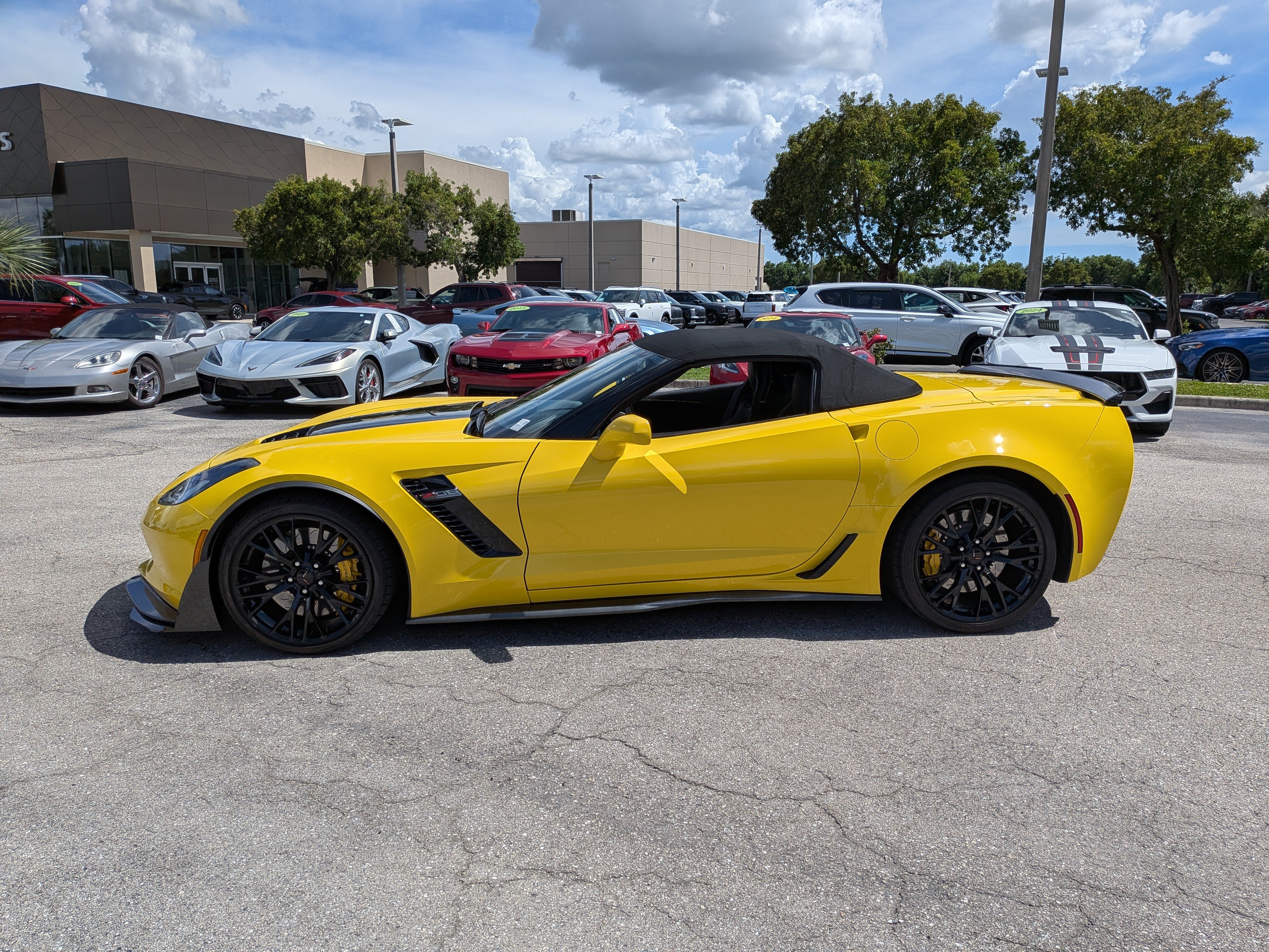 Used 2016 Chevrolet Corvette Z06 w/ 3LZ Preferred Equipment Group RWD image 7