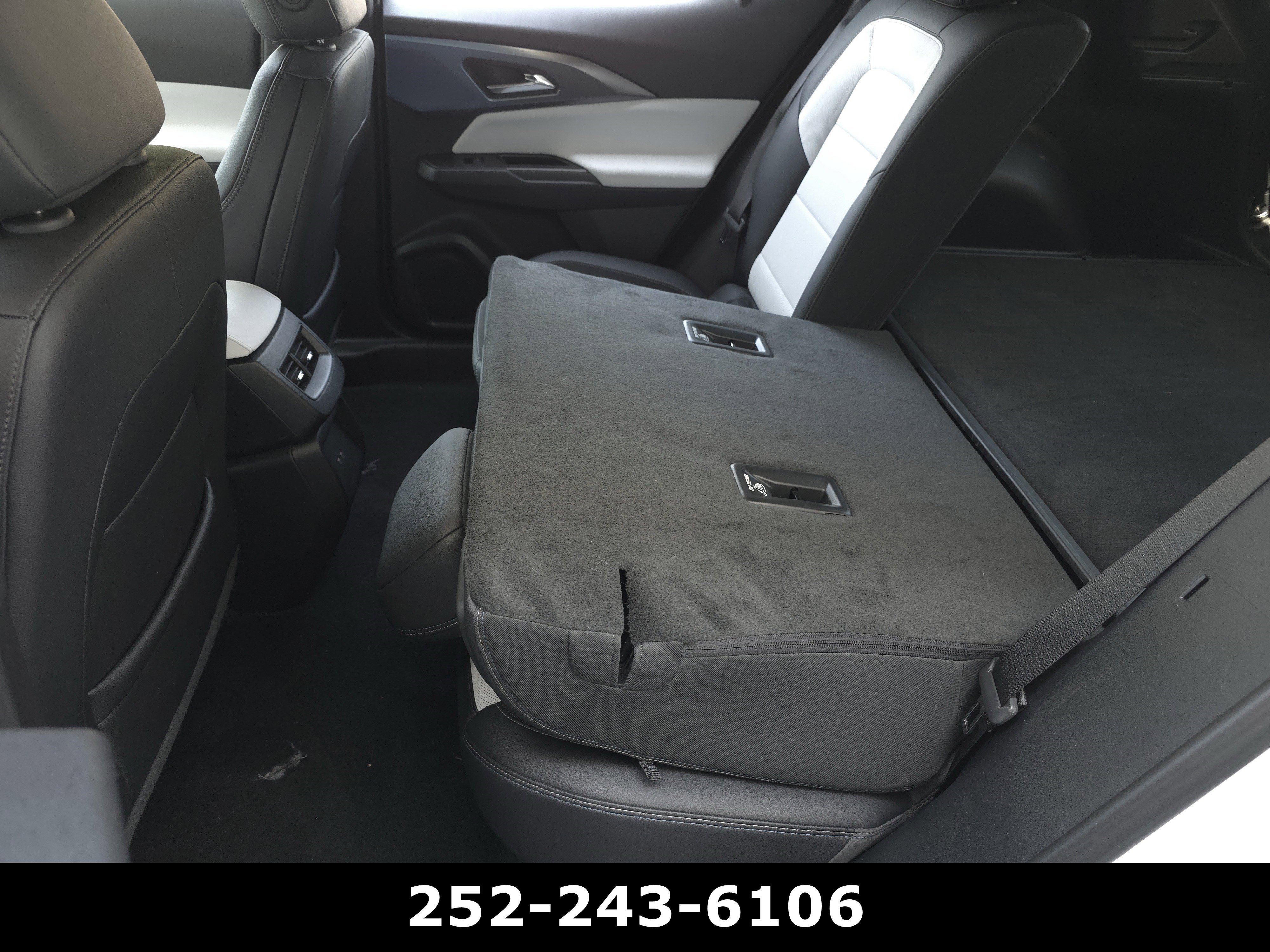 Used 2025 Chevrolet Equinox EV LT FWD image 31