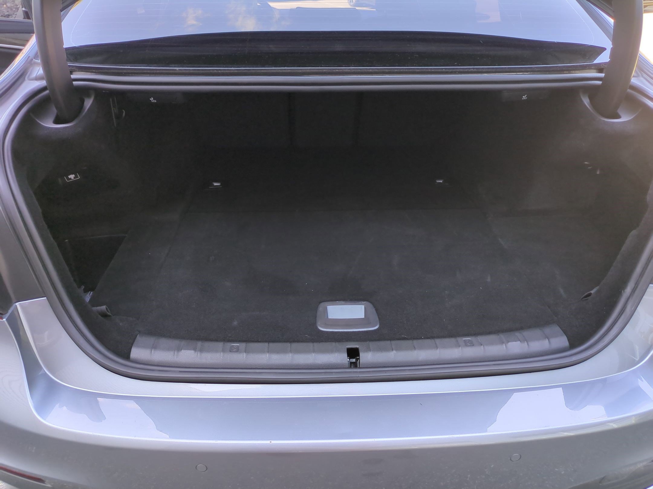 Used 2019 BMW 530e xDrive w/ M Sport Package image 30