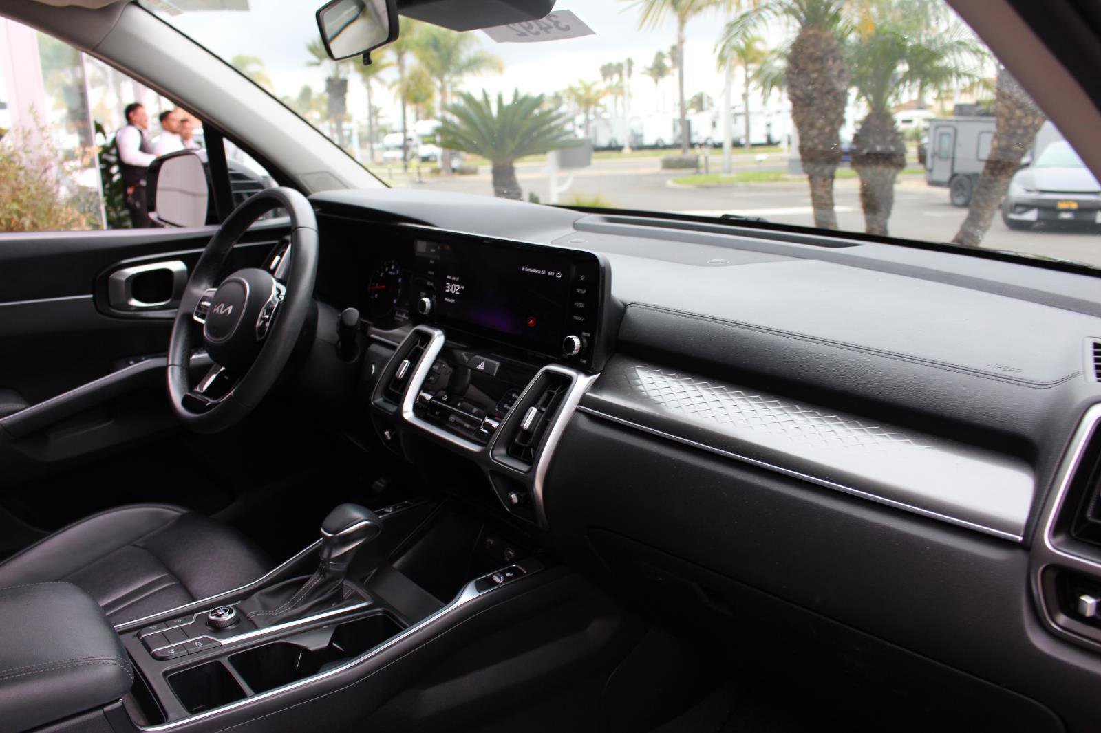 Certified 2023 Kia Sorento S w/ Panoramic Sunroof Package image 13