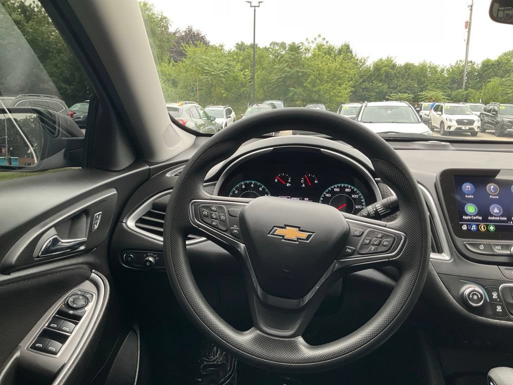 Used 2025 Chevrolet Malibu LS FWD image 30