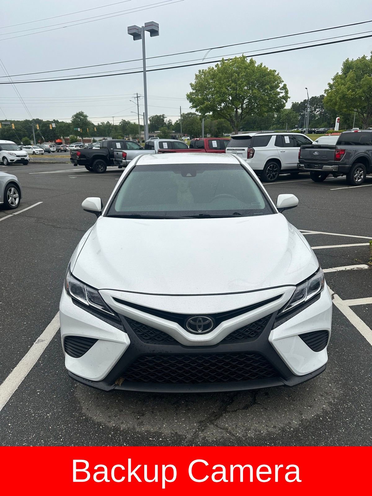 Used 2018 Toyota Camry SE FWD image 1