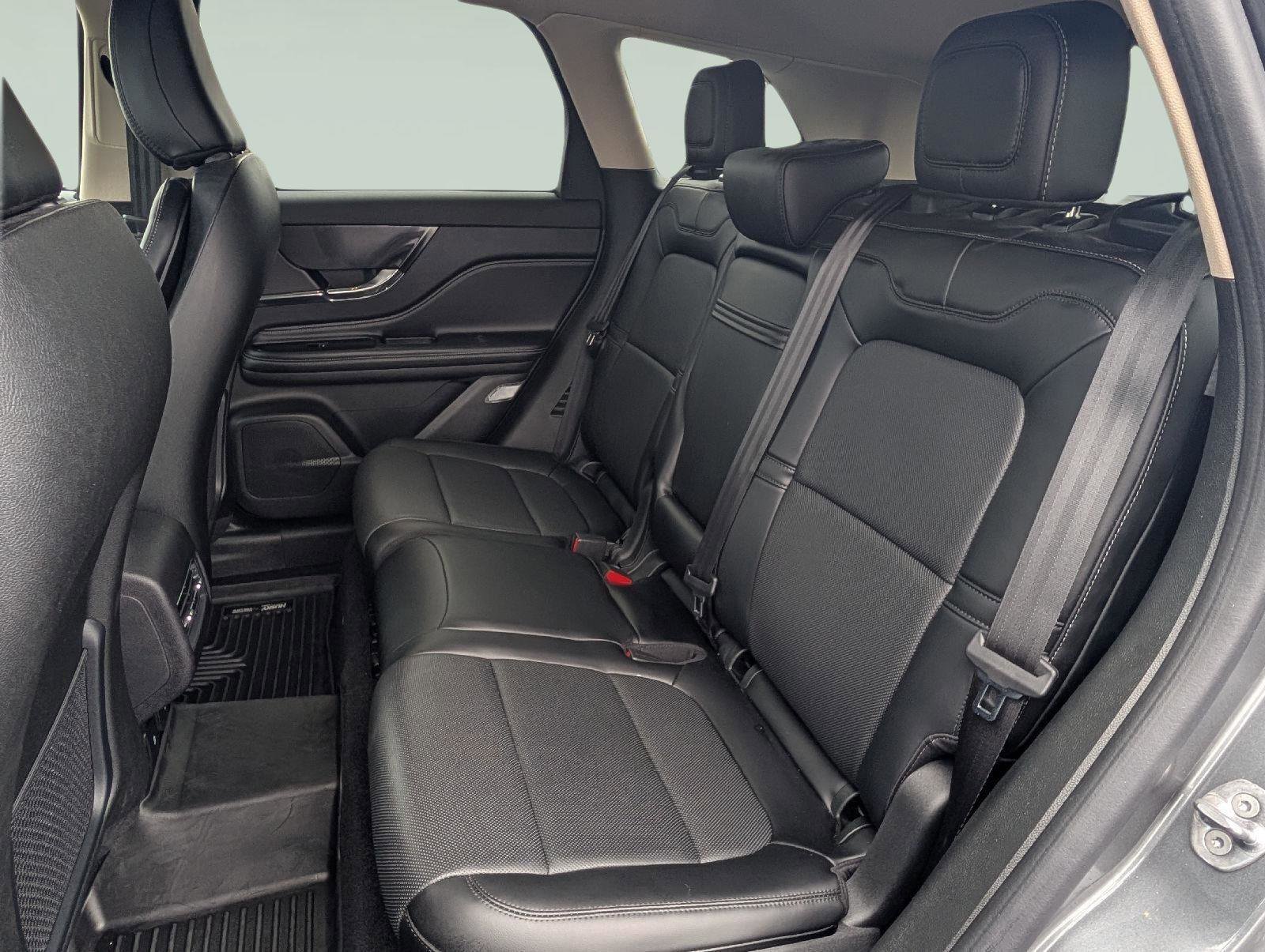 Used 2023 Lincoln Corsair Reserve image 16