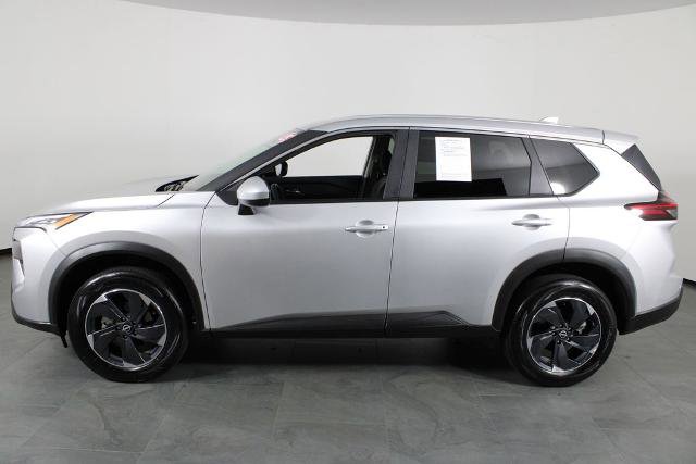 Certified 2025 Nissan Rogue SV image 12