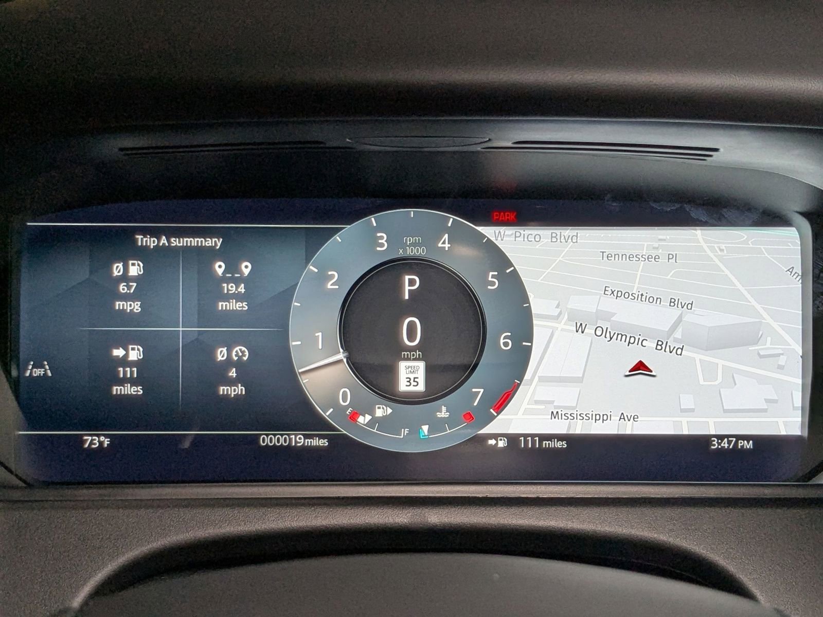 New 2026 Land Rover Range Rover Velar Dynamic SE image 11