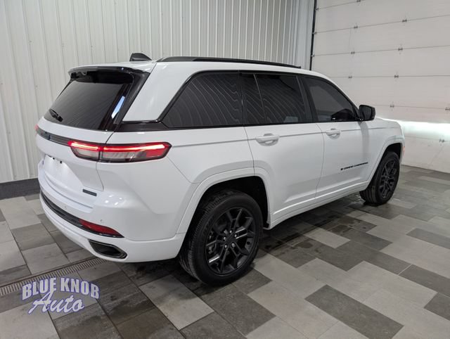 Used 2023 Jeep Grand Cherokee 30th Anniversary AWD/4WD image 4