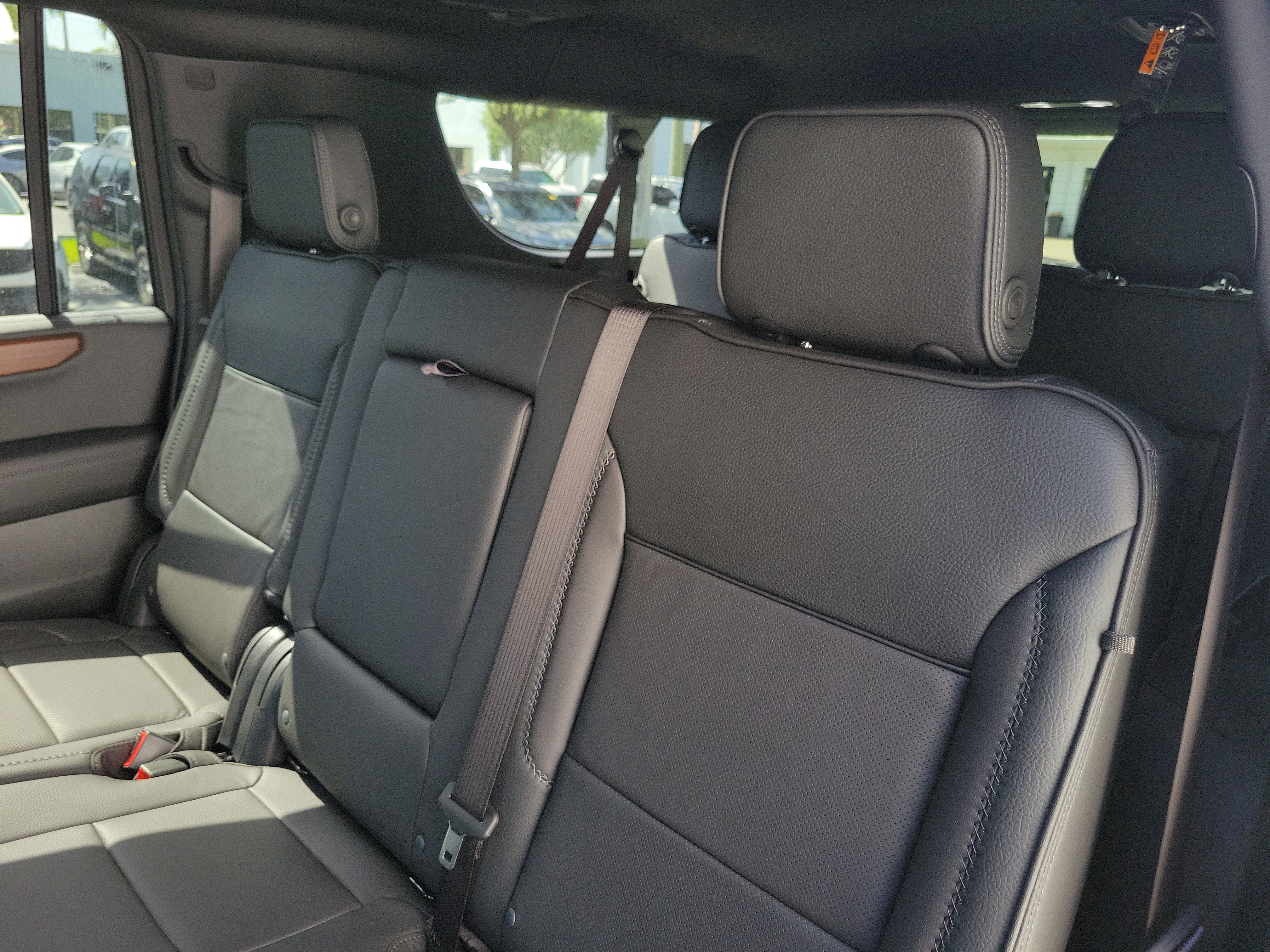 New 2026 GMC Yukon XL Denali w/ Denali Reserve Package AWD/4WD image 14