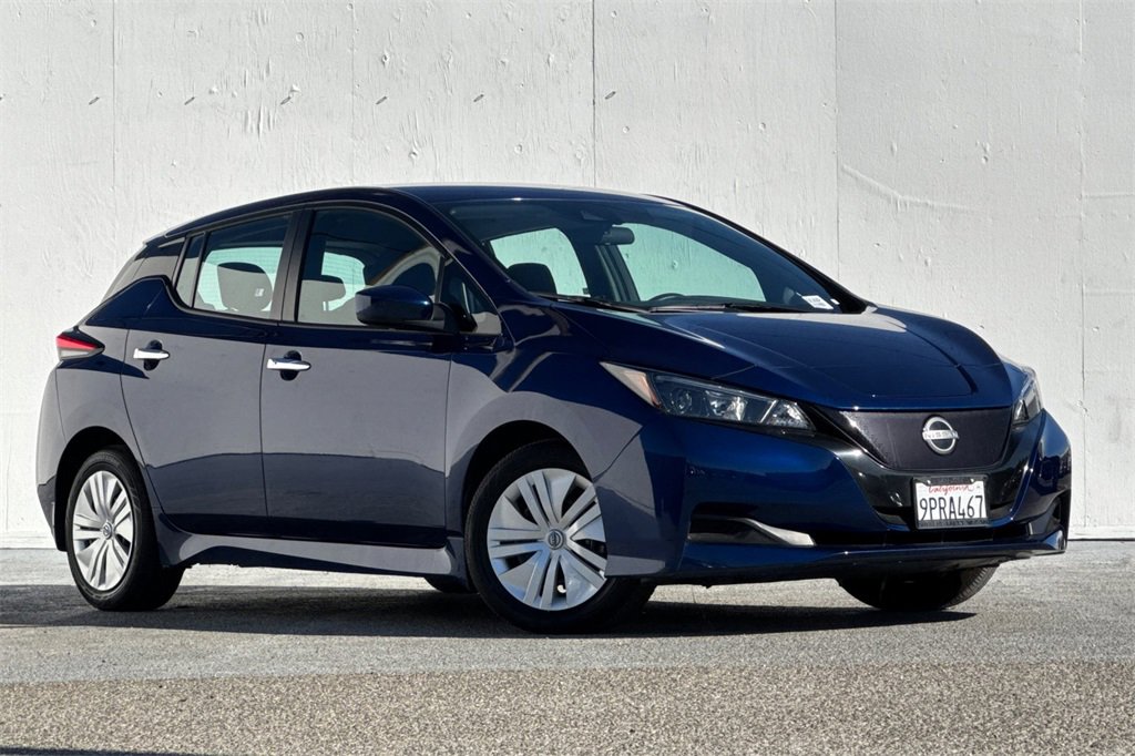 Used 2023 Nissan Leaf S image 2