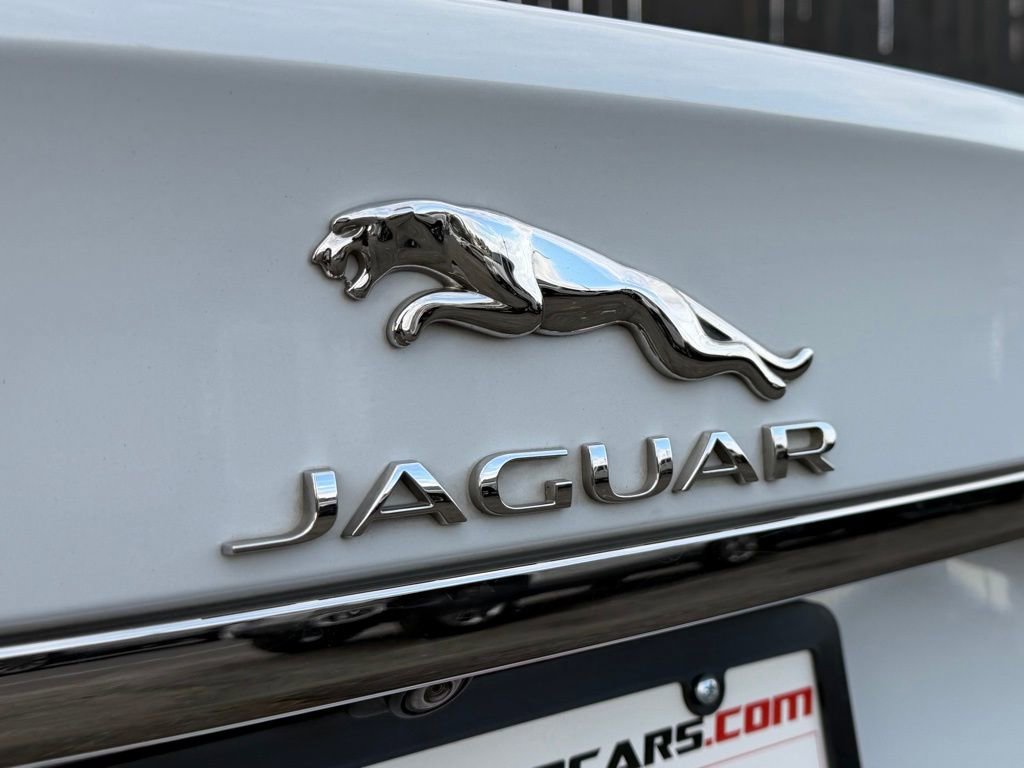 Used 2018 Jaguar XF Portfolio image 7