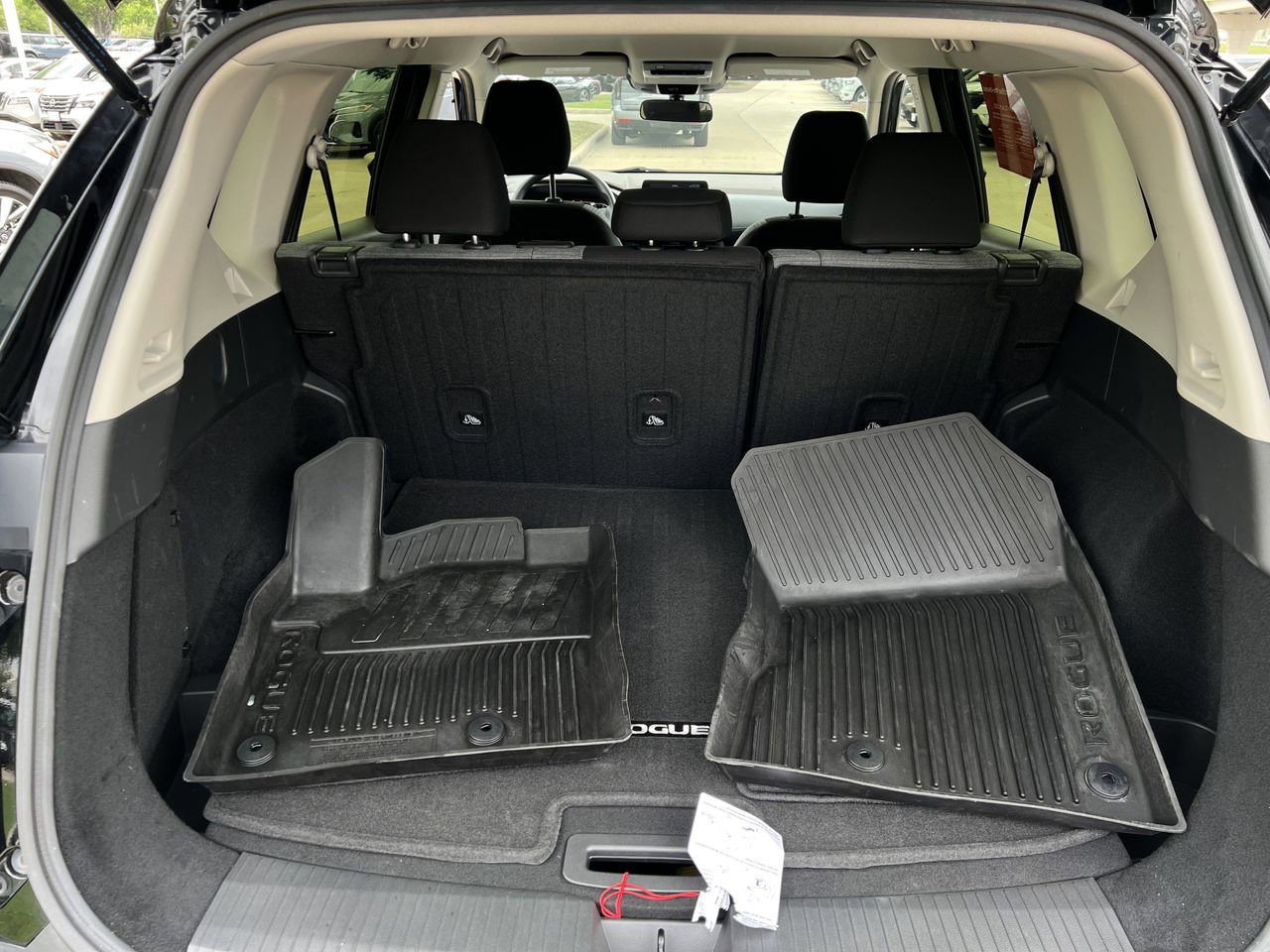 Certified 2023 Nissan Rogue SV FWD image 24