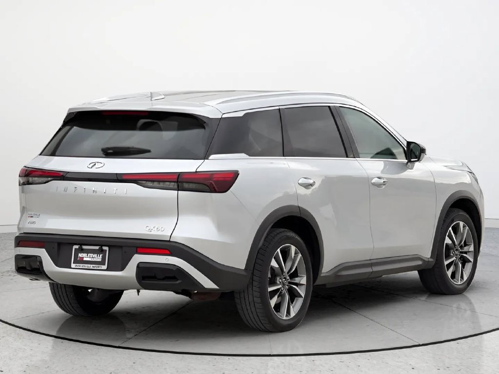 Used 2023 INFINITI QX60 Luxe AWD/4WD image 2