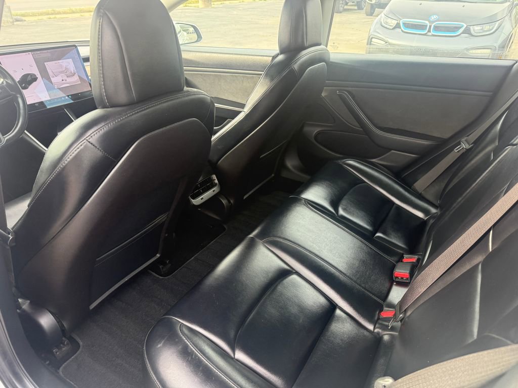 Used 2019 Tesla Model 3 Standard Range Plus image 19