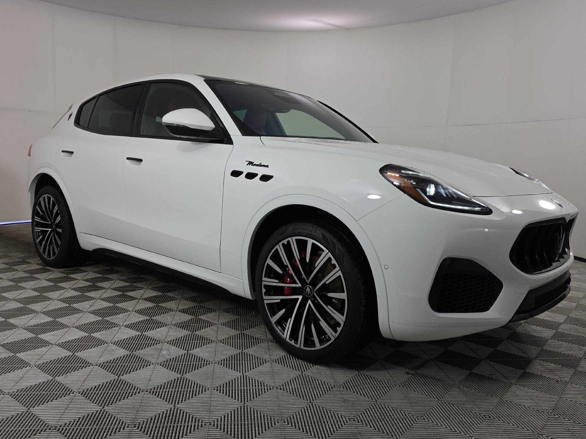 Used 2025 Maserati Grecale Modena AWD/4WD 360° Tour