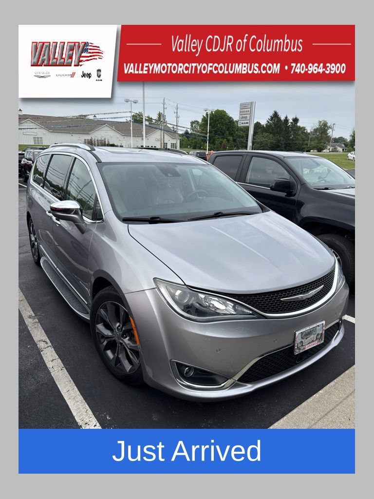 Used 2017 Chrysler Pacifica Limited w/ Advanced Safetytec Group FWD image 1